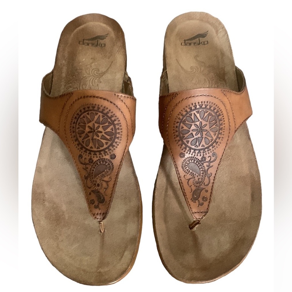 Dansko Priya Caramel Leather Thong Sandals  Size:39